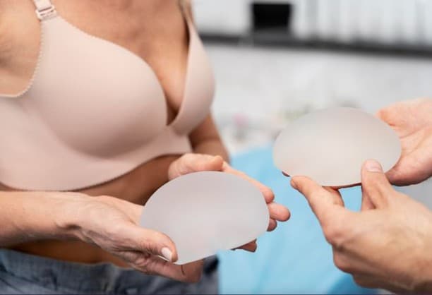 ✨ "Is Now the Right Time for Your Cosmetic Surgery?" ✨

🌟 Watch as Dr. Karlinsky shares key factors