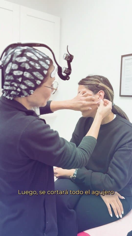 👂✨ Fresh ears, fresh look! 
Dr. Karlinsky is performing an otoplasty 
Curious about the process? Se