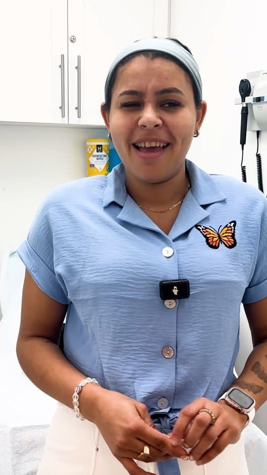 🎥 Adriana’s Glow-Up!✨

Adriana came all the way from Ohio for a tummy tuck and BBL with Dr. Karlins
