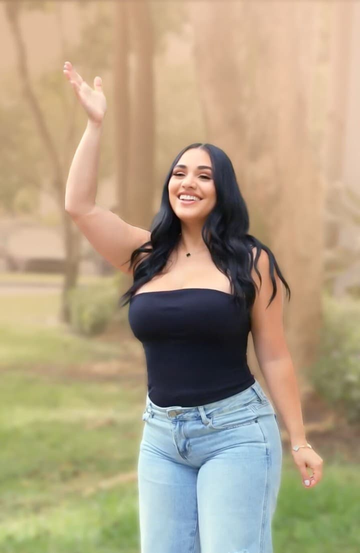 😂 ¿Vergüenza? No, reina… ¡destin‍o!
👉 A veces la vida te empuja (literalmente) hacia tu glow up.

